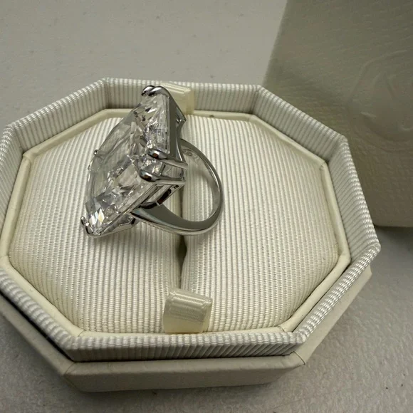 New Swarovski Mesmera Cocktail Ring, Octagon Cut Crystal, White, Rhodium Plated - Picture 7 of 11